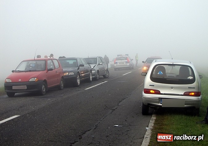 Zdjęcie w galerii na portalu naszraciborz.pl: Na DW 416 zderzyło się aż sześć aut. Nikt nie ucierpiał wiadomości z regionu
