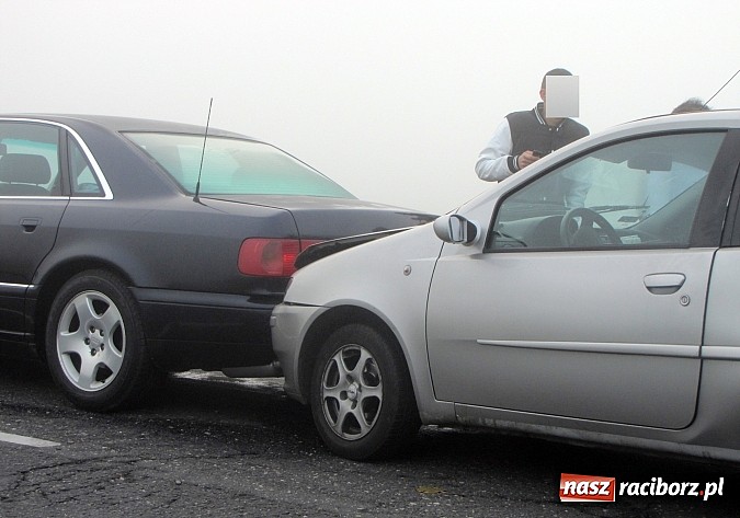 Zdjęcie w galerii na portalu naszraciborz.pl: Na DW 416 zderzyło się aż sześć aut. Nikt nie ucierpiał wiadomości z regionu