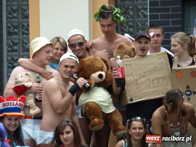 Zdjęcie w galerii na portalu naszraciborz.pl: Dwie beczki piwa od starosty wiadomości z regionu