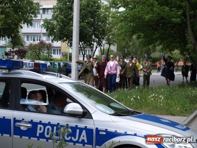 Zdjęcie w galerii na portalu naszraciborz.pl: Dwie beczki piwa od starosty wiadomości z regionu