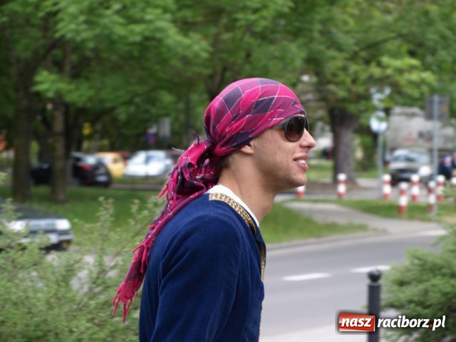 Zdjęcie w galerii na portalu naszraciborz.pl: Dwie beczki piwa od starosty wiadomości z regionu