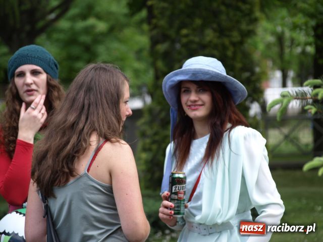 Zdjęcie w galerii na portalu naszraciborz.pl: Dwie beczki piwa od starosty wiadomości z regionu