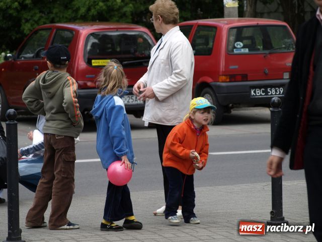Zdjęcie w galerii na portalu naszraciborz.pl: Dwie beczki piwa od starosty wiadomości z regionu