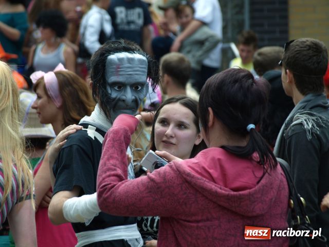 Zdjęcie w galerii na portalu naszraciborz.pl: Dwie beczki piwa od starosty wiadomości z regionu