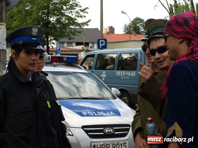 Zdjęcie w galerii na portalu naszraciborz.pl: Dwie beczki piwa od starosty wiadomości z regionu