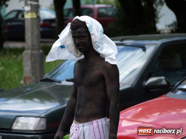 Zdjęcie w galerii na portalu naszraciborz.pl: Dwie beczki piwa od starosty wiadomości z regionu