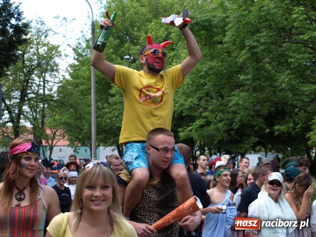 Zdjęcie w galerii na portalu naszraciborz.pl: Dwie beczki piwa od starosty wiadomości z regionu