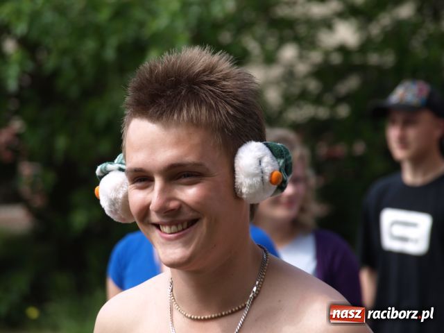 Zdjęcie w galerii na portalu naszraciborz.pl: Dwie beczki piwa od starosty wiadomości z regionu