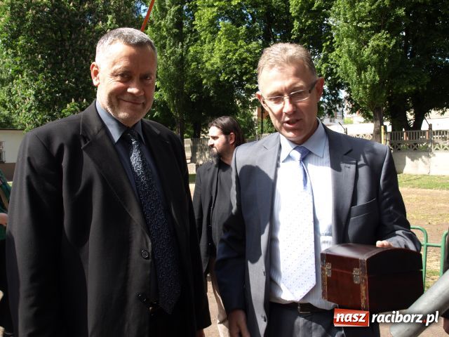 Zdjęcie w galerii na portalu naszraciborz.pl: Dwie beczki piwa od starosty wiadomości z regionu