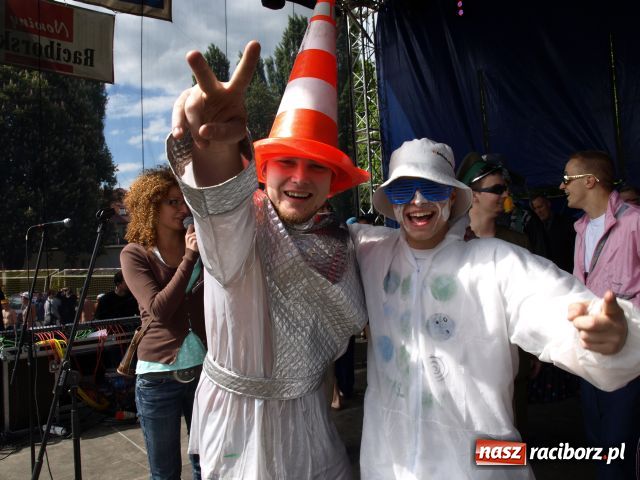 Zdjęcie w galerii na portalu naszraciborz.pl: Dwie beczki piwa od starosty wiadomości z regionu