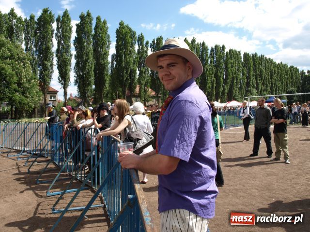 Zdjęcie w galerii na portalu naszraciborz.pl: Dwie beczki piwa od starosty wiadomości z regionu