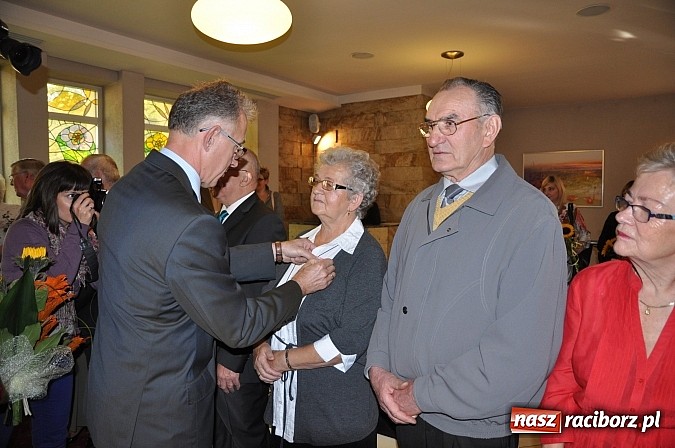 Zdjęcie w galerii na portalu naszraciborz.pl: 50 lat pożycia małżeńskiego - jedyny taki medal, który można dostać we dwoje wiadomości z regionu
