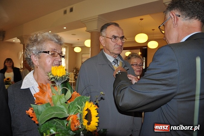 Zdjęcie w galerii na portalu naszraciborz.pl: 50 lat pożycia małżeńskiego - jedyny taki medal, który można dostać we dwoje wiadomości z regionu