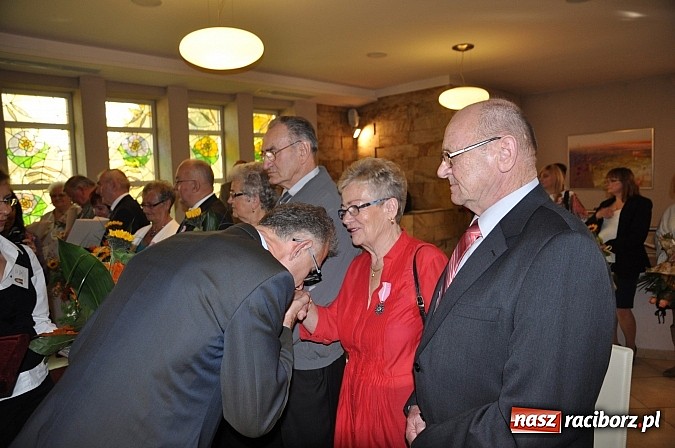 Zdjęcie w galerii na portalu naszraciborz.pl: 50 lat pożycia małżeńskiego - jedyny taki medal, który można dostać we dwoje wiadomości z regionu