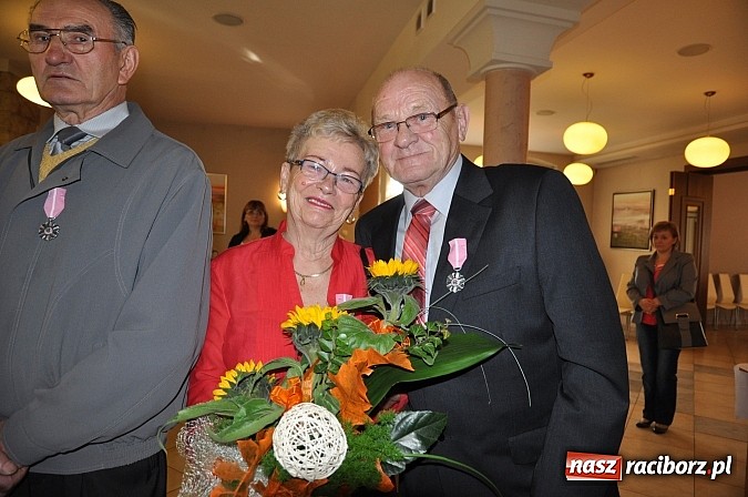 Zdjęcie w galerii na portalu naszraciborz.pl: 50 lat pożycia małżeńskiego - jedyny taki medal, który można dostać we dwoje wiadomości z regionu