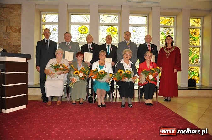 Zdjęcie w galerii na portalu naszraciborz.pl: 50 lat pożycia małżeńskiego - jedyny taki medal, który można dostać we dwoje wiadomości z regionu