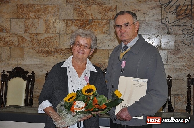 Zdjęcie w galerii na portalu naszraciborz.pl: 50 lat pożycia małżeńskiego - jedyny taki medal, który można dostać we dwoje wiadomości z regionu