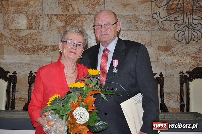 Zdjęcie w galerii na portalu naszraciborz.pl: 50 lat pożycia małżeńskiego - jedyny taki medal, który można dostać we dwoje wiadomości z regionu