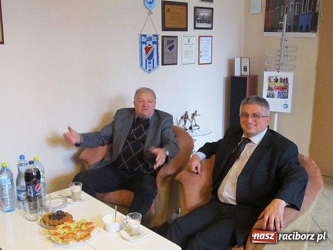 Zdjęcie w galerii na portalu naszraciborz.pl: Hubert Kostka z wizytą w ZSOMS Racibórz wiadomości z regionu