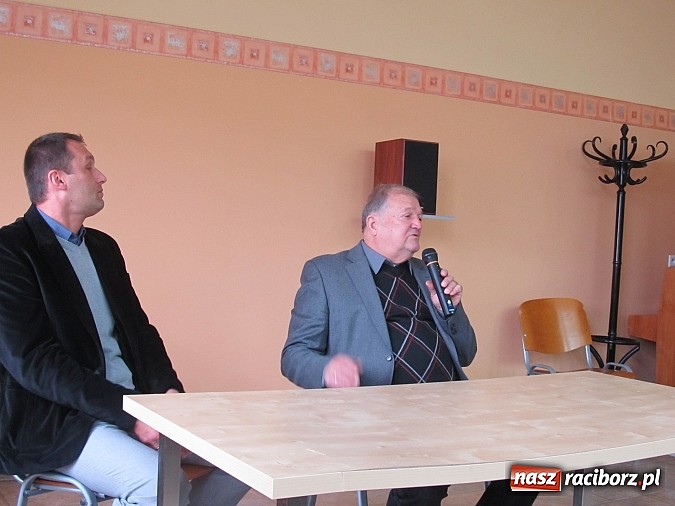 Zdjęcie w galerii na portalu naszraciborz.pl: Hubert Kostka z wizytą w ZSOMS Racibórz wiadomości z regionu