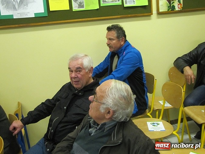 Zdjęcie w galerii na portalu naszraciborz.pl: Prezydenckie tournee 2013. W Brzeziu niska frekwencja i sroga krytyka wiadomości z regionu