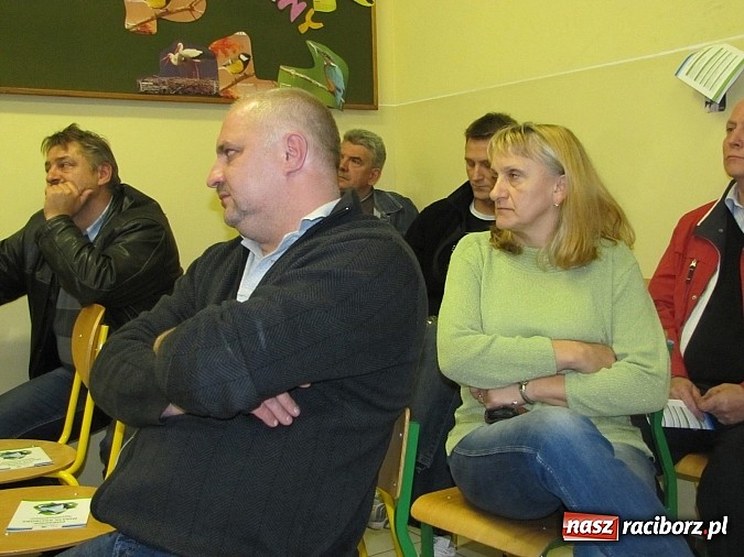 Zdjęcie w galerii na portalu naszraciborz.pl: Prezydenckie tournee 2013. W Brzeziu niska frekwencja i sroga krytyka wiadomości z regionu