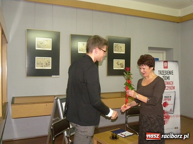 Zdjęcie w galerii na portalu naszraciborz.pl: Made in Japan - spotkanie autorskie w bibliotece wiadomości z regionu
