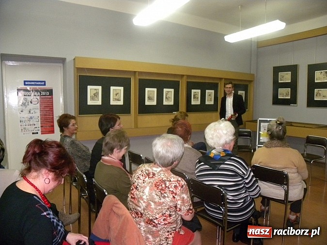 Zdjęcie w galerii na portalu naszraciborz.pl: Made in Japan - spotkanie autorskie w bibliotece wiadomości z regionu