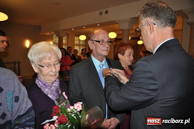 Zdjęcie w galerii na portalu naszraciborz.pl: Złote Gody w Raciborzu - medale Prezydenta RP dla sześciu par wiadomości z regionu