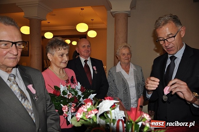 Zdjęcie w galerii na portalu naszraciborz.pl: Złote Gody w Raciborzu - medale Prezydenta RP dla sześciu par wiadomości z regionu