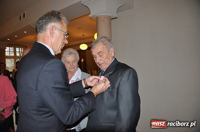 Zdjęcie w galerii na portalu naszraciborz.pl: Złote Gody w Raciborzu - medale Prezydenta RP dla sześciu par wiadomości z regionu