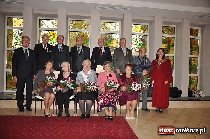 Zdjęcie w galerii na portalu naszraciborz.pl: Złote Gody w Raciborzu - medale Prezydenta RP dla sześciu par wiadomości z regionu