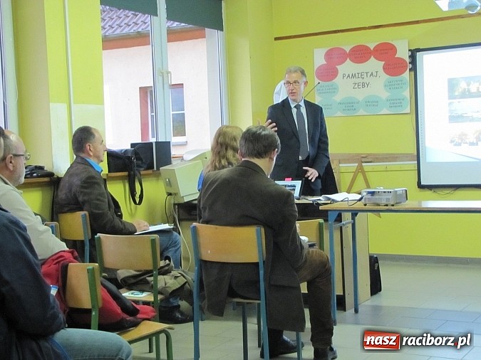 Zdjęcie w galerii na portalu naszraciborz.pl: W Markowicach bez emocji i rzeczowo wiadomości z regionu