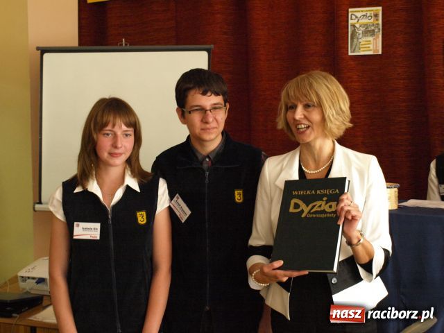 Zdjęcie w galerii na portalu naszraciborz.pl: Dekada z Dyziem wiadomości z regionu