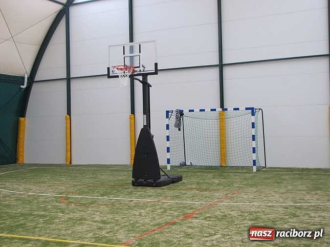 Zdjęcie w galerii na portalu naszraciborz.pl: Wychowankowie MOW-u w Rudach mają nowe boisko wiadomości z regionu