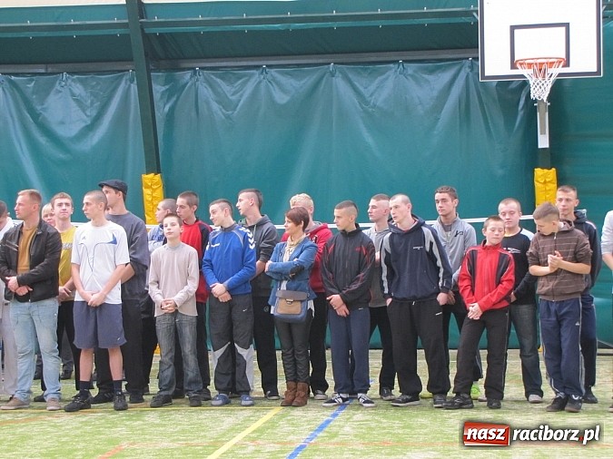 Zdjęcie w galerii na portalu naszraciborz.pl: Wychowankowie MOW-u w Rudach mają nowe boisko wiadomości z regionu