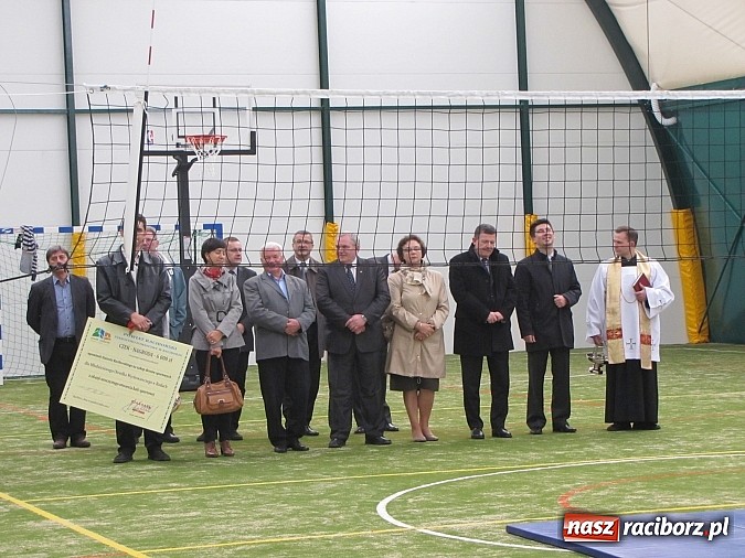 Zdjęcie w galerii na portalu naszraciborz.pl: Wychowankowie MOW-u w Rudach mają nowe boisko wiadomości z regionu