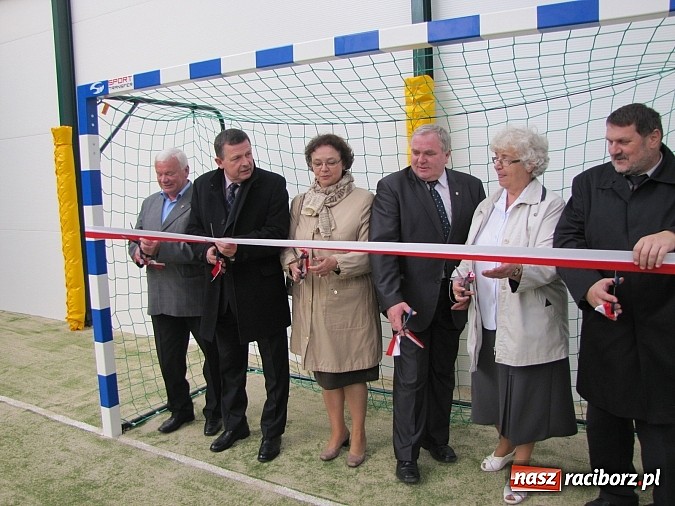Zdjęcie w galerii na portalu naszraciborz.pl: Wychowankowie MOW-u w Rudach mają nowe boisko wiadomości z regionu