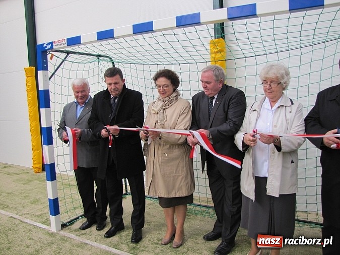 Zdjęcie w galerii na portalu naszraciborz.pl: Wychowankowie MOW-u w Rudach mają nowe boisko wiadomości z regionu