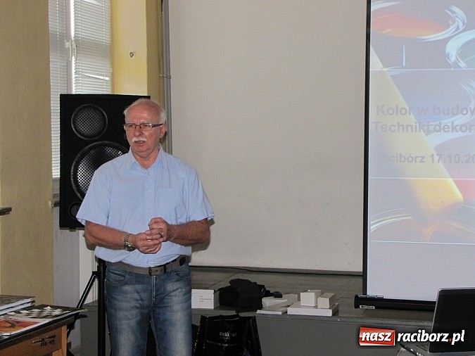 Zdjęcie w galerii na portalu naszraciborz.pl: Budowlaniec też artysta. O nowych technikach wykończeniowych w Budowlance wiadomości z regionu