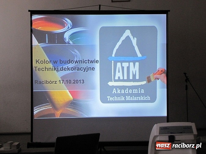 Zdjęcie w galerii na portalu naszraciborz.pl: Budowlaniec też artysta. O nowych technikach wykończeniowych w Budowlance wiadomości z regionu