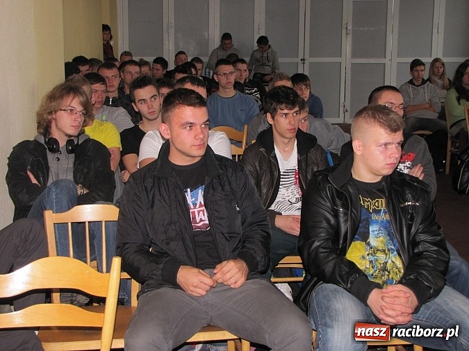 Zdjęcie w galerii na portalu naszraciborz.pl: Budowlaniec też artysta. O nowych technikach wykończeniowych w Budowlance wiadomości z regionu