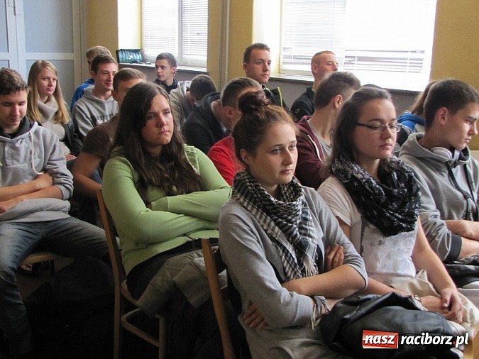 Zdjęcie w galerii na portalu naszraciborz.pl: Budowlaniec też artysta. O nowych technikach wykończeniowych w Budowlance wiadomości z regionu