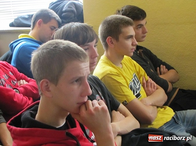 Zdjęcie w galerii na portalu naszraciborz.pl: Budowlaniec też artysta. O nowych technikach wykończeniowych w Budowlance wiadomości z regionu