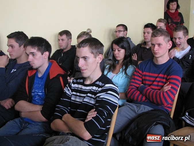 Zdjęcie w galerii na portalu naszraciborz.pl: Budowlaniec też artysta. O nowych technikach wykończeniowych w Budowlance wiadomości z regionu