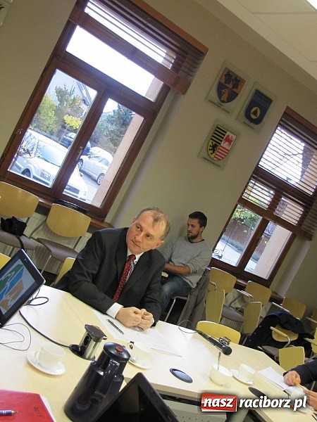 Zdjęcie w galerii na portalu naszraciborz.pl: O zbiorniku Racibórz podczas komisji rozwoju gospodarczego wiadomości z regionu
