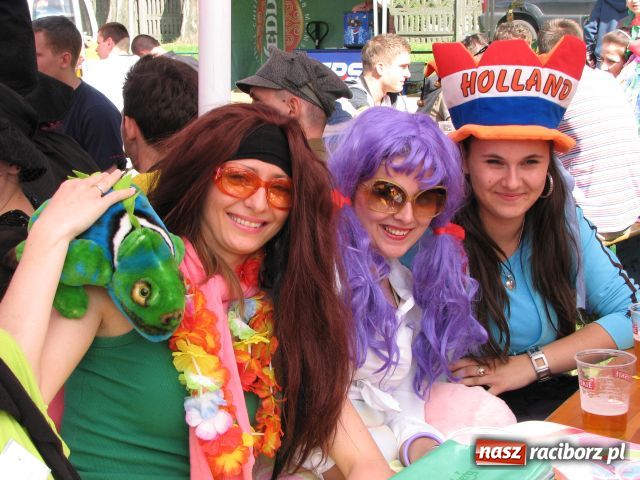 Zdjęcie w galerii na portalu naszraciborz.pl: Pomarańcza rozpętała burzę wiadomości z regionu