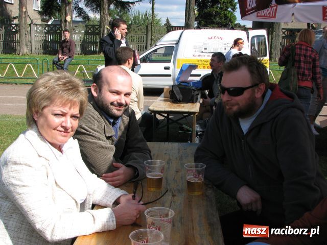 Zdjęcie w galerii na portalu naszraciborz.pl: Pomarańcza rozpętała burzę wiadomości z regionu