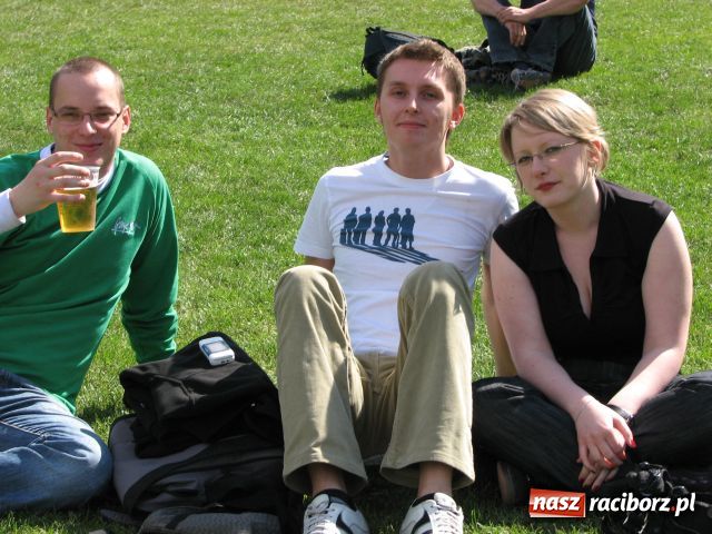 Zdjęcie w galerii na portalu naszraciborz.pl: Pomarańcza rozpętała burzę wiadomości z regionu