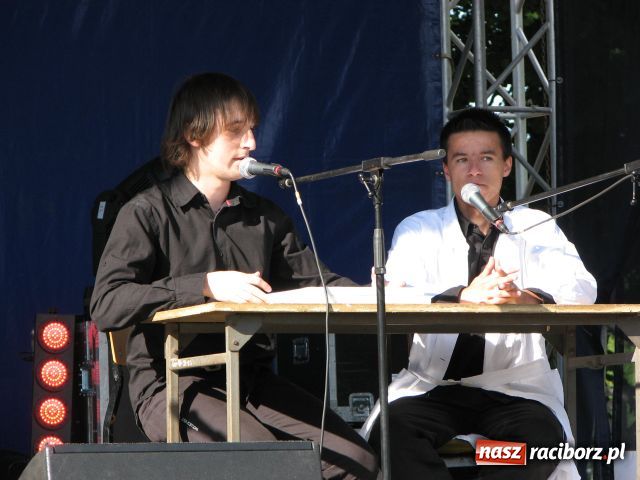 Zdjęcie w galerii na portalu naszraciborz.pl: Pomarańcza rozpętała burzę wiadomości z regionu